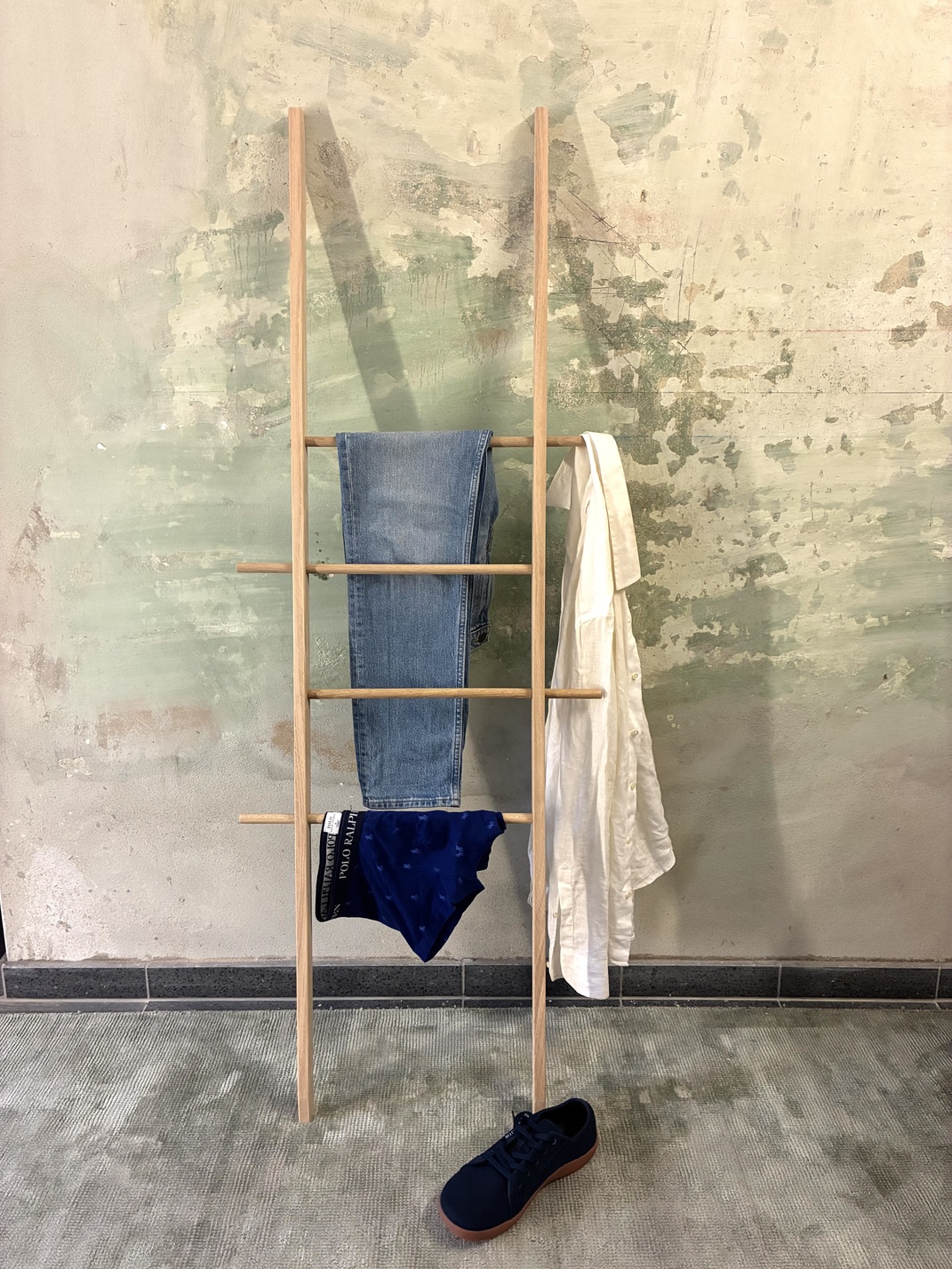 TB.7.4 - Small Wooden Clothes Ladder - Image 3