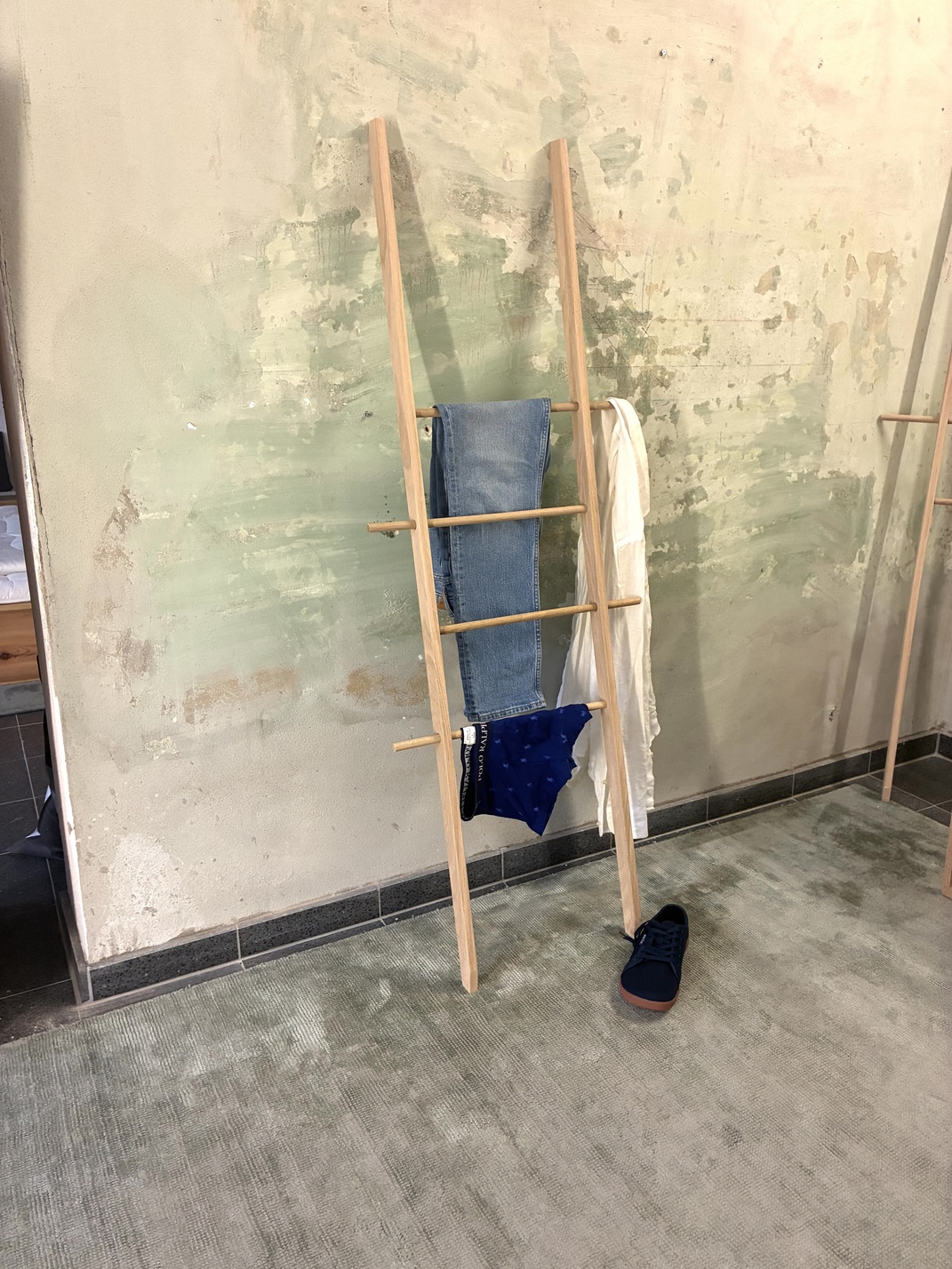 TB.7.4 - Small Wooden Clothes Ladder - Image 8