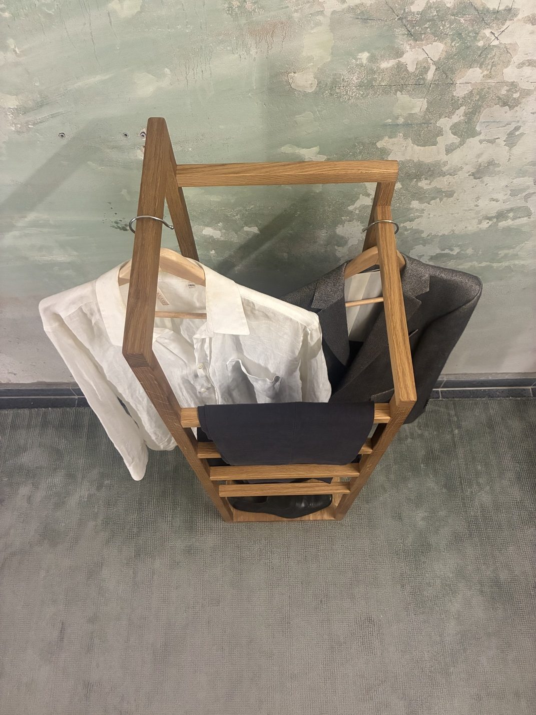 TB.33 Modern Herrendiener / Stummer Diener / Holz Kleiderständer - Image 11