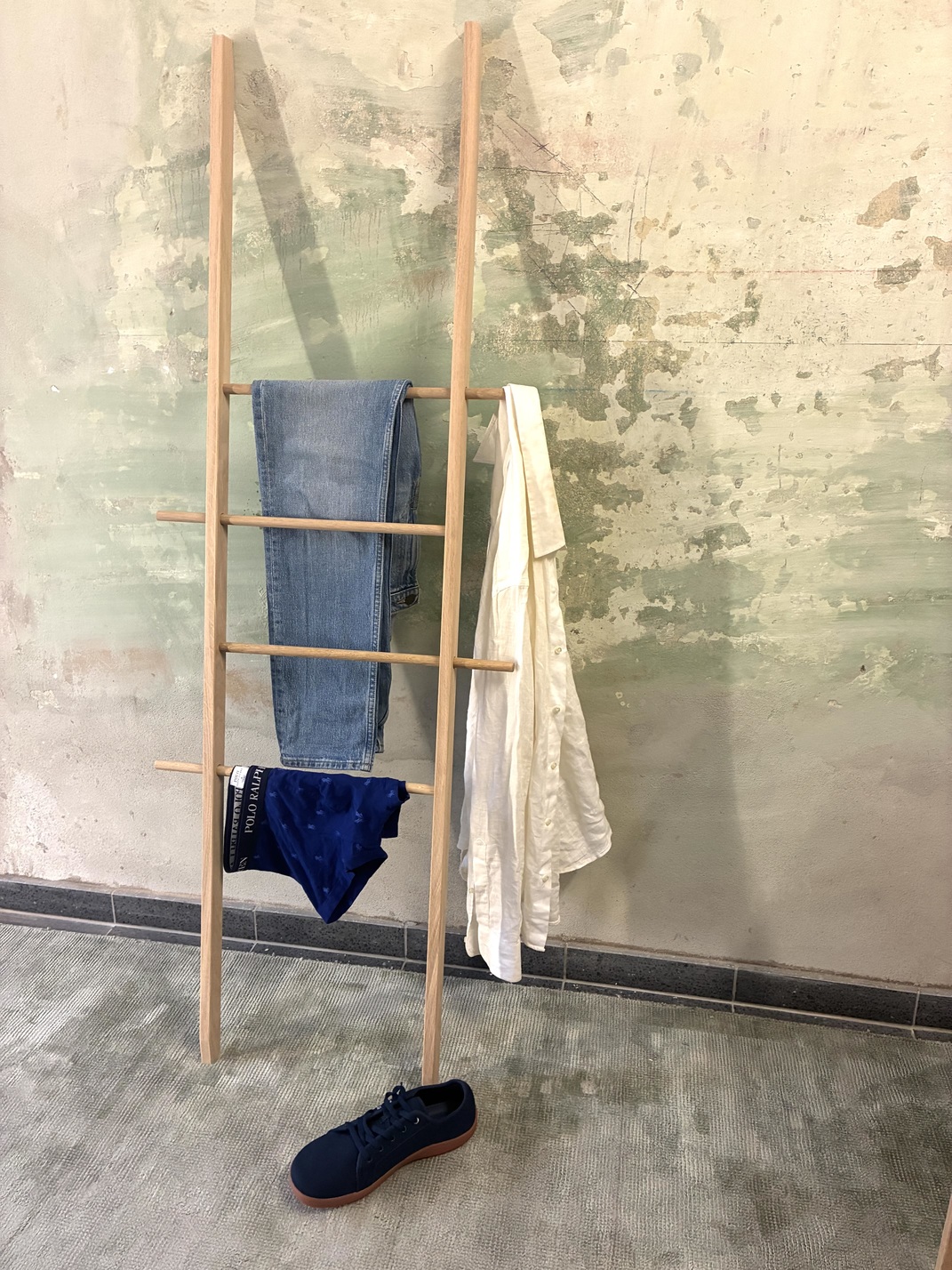 TB.7.4 - Small Wooden Clothes Ladder - Image 7