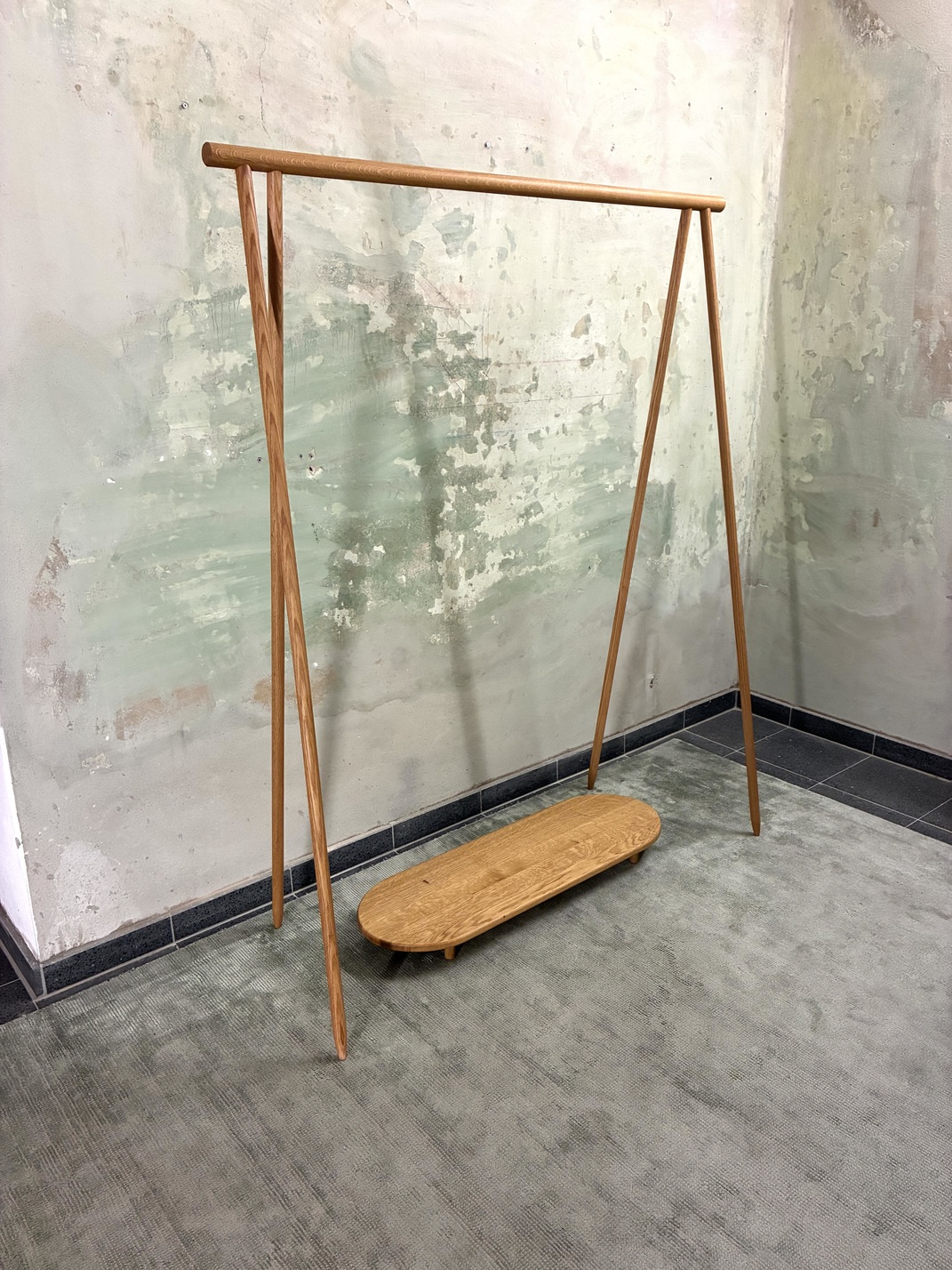 KL.2 - Kleiderständer mit Regal - Image 3