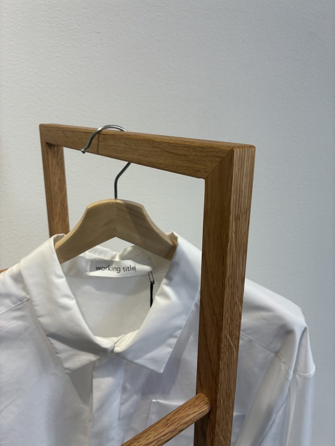 TB.34 Modern Herrendiener / Stummer Diener / Valet Stand - Image 4