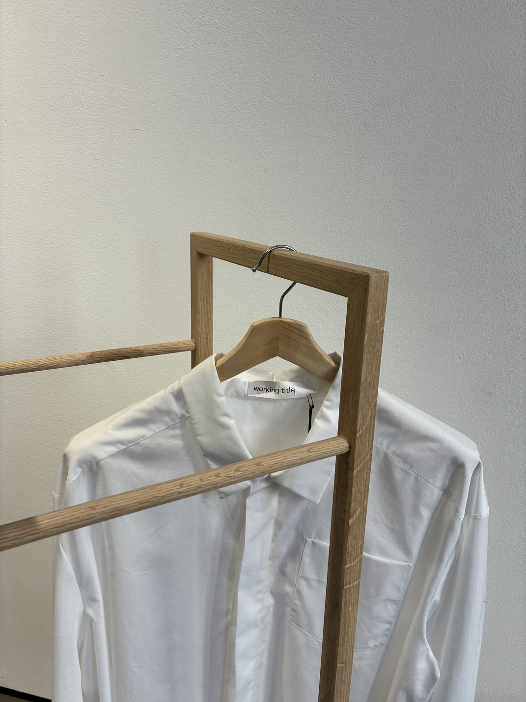 TB.34 Modern Herrendiener / Stummer Diener / Valet Stand - Image 10