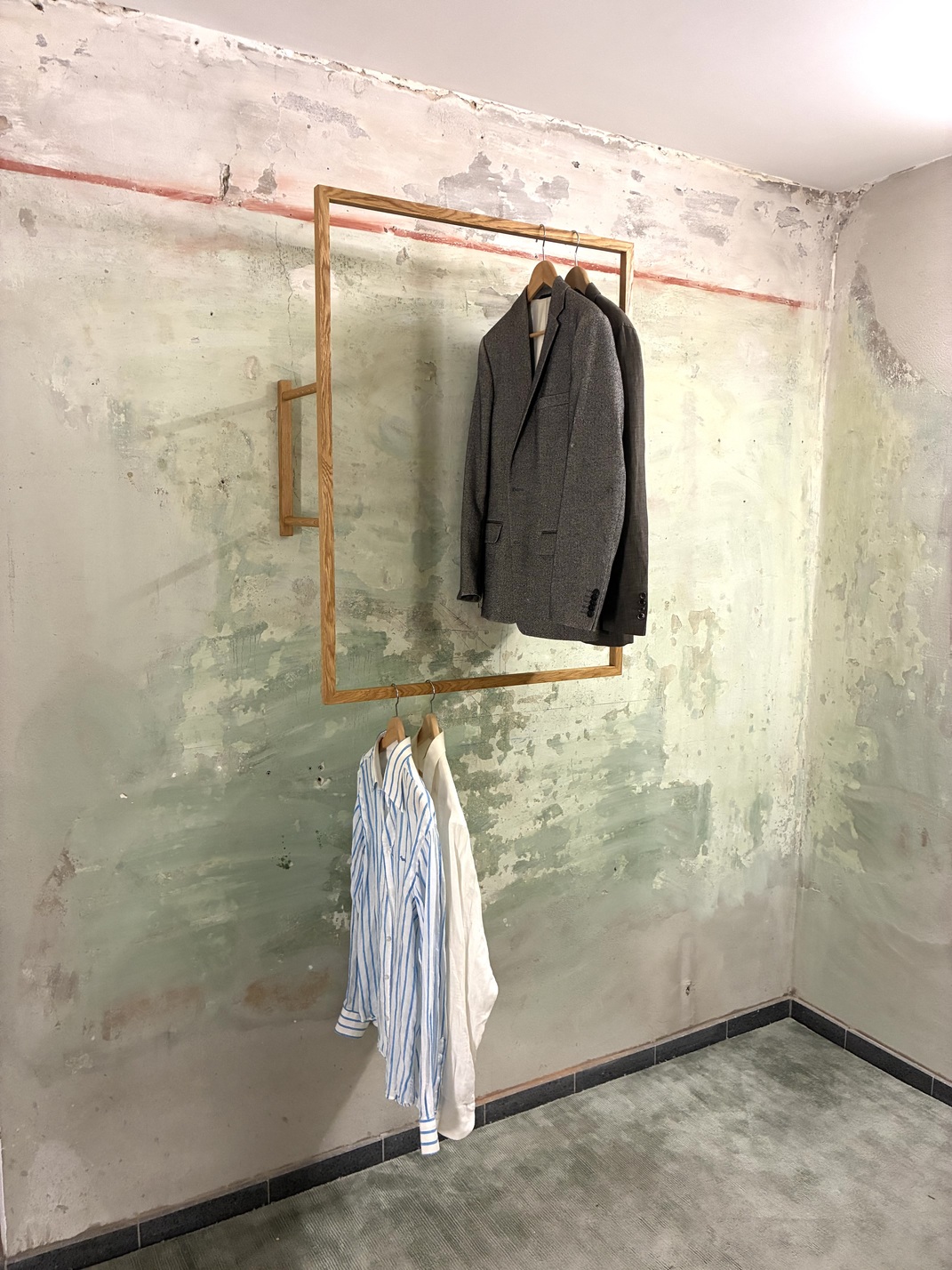 Kleiderstange Wandgarderobe aus Holz